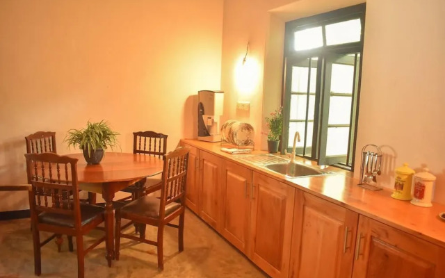 Charming & Historical 3-bed Bungalow in Hikkaduwa