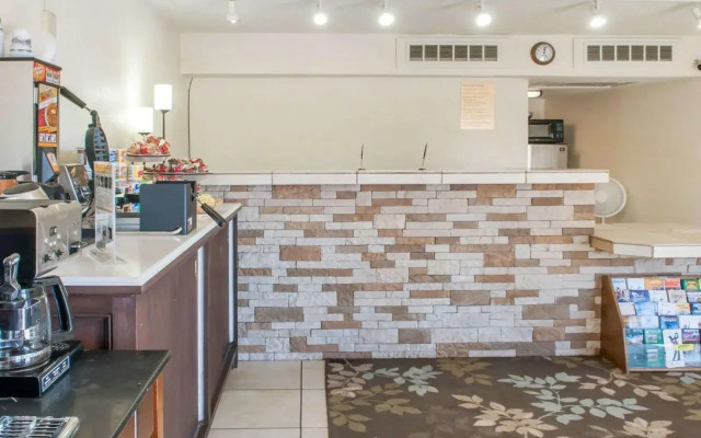 Whites City Cavern Inn