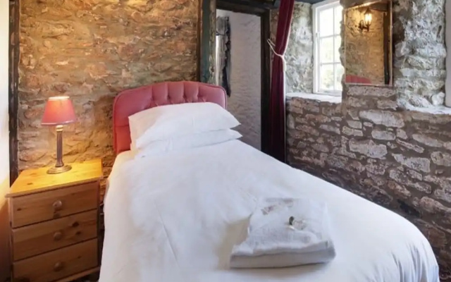 Old Church House Inn
