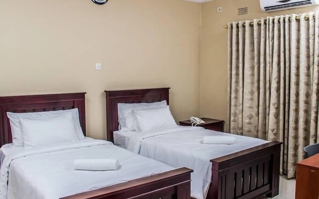 Nyamfinzi Hotel