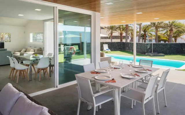 Hyde Park Lane Villas