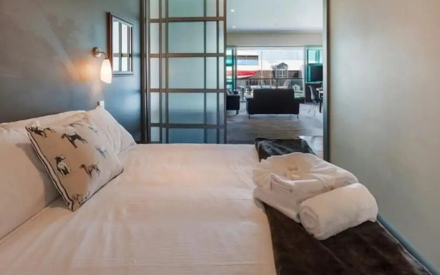 Waterfront Seaview Hotel Apartments
