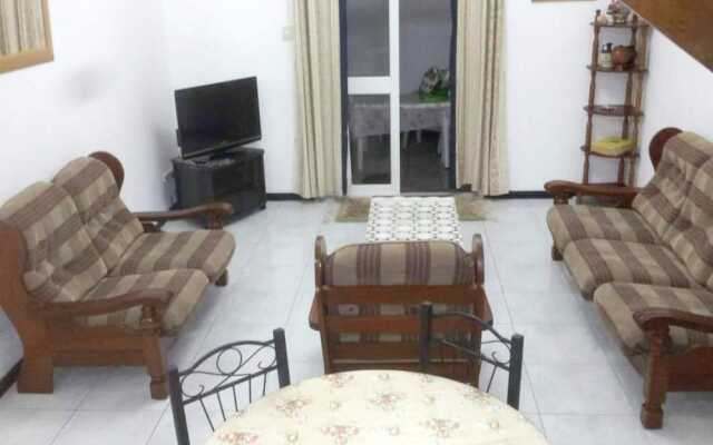 Apartment with 3 Bedrooms in Pereybere, with Pool Access, Furnished Garden And Wifi