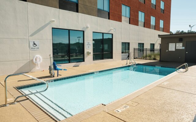 Holiday Inn Express & Suites McCalla - Birmingham West by IHG