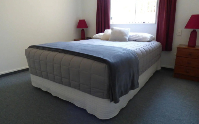 Alexandra Heights Motel