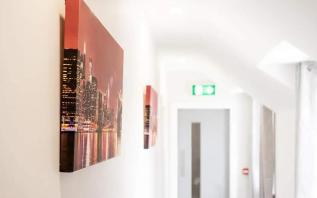 Bridge Inn Studio Apartments