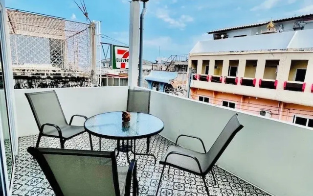 PJ Hostel & Bar