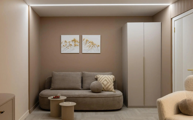 Zoya-Apart on 81 Proletarskaya Street