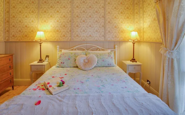 The Heart of Emerald Bed & Breakfast