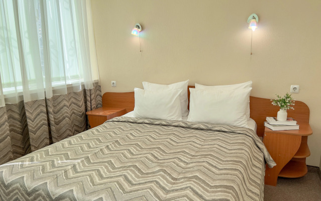 Голубая Волна(Алушта)