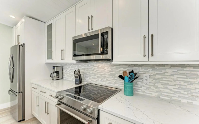 Sea La Vie - 205 - 55th