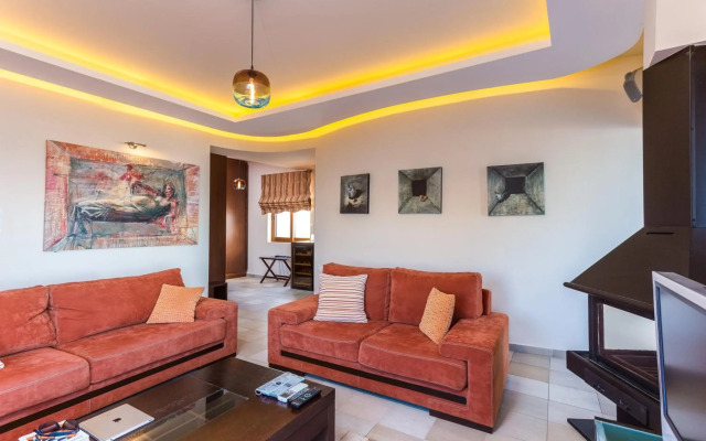 Cavo Seaside Suites