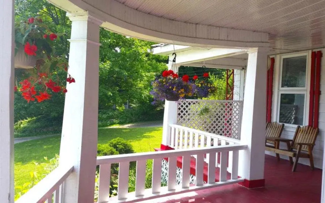 Bancroft Bed & Breakfast