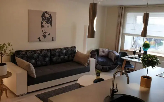 Samsara I: Peace begins with a smile