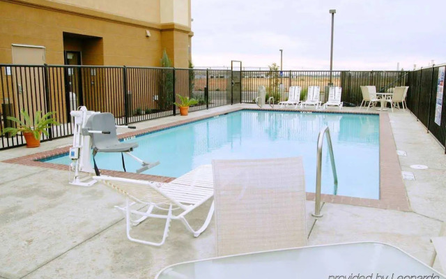Hampton Inn And Suites Madera