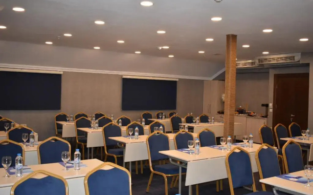 Rhiss Hotel Bostanci