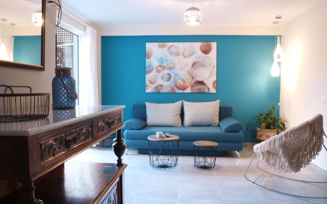 Vouliagmeni Stylish Homes by BluPine