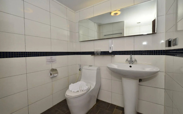 Lap Roi Karon Beachfront