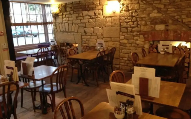 Priory Tearooms Burford With Rooms