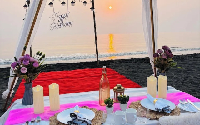 sea royal rooms and cafe
