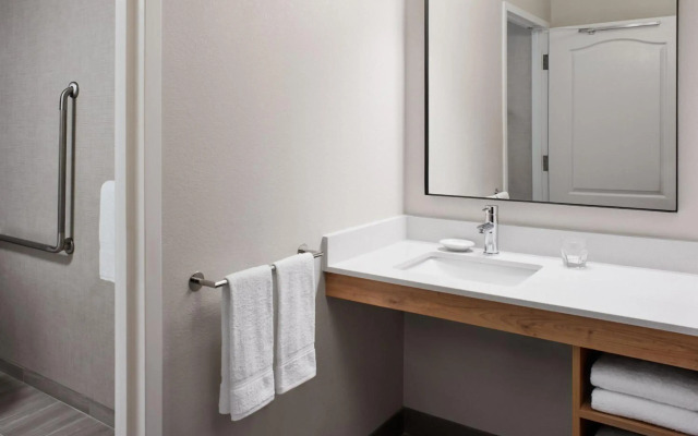 Residence Inn by Marriott Mississauga - Airport Corporate Centre West