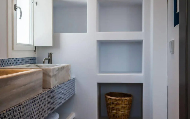 Milos Breeze Boutique Hotel