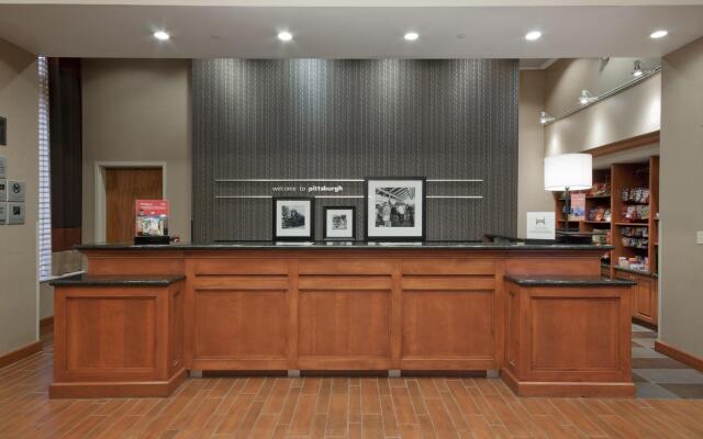 Hampton Inn & Suites Pittsburgh-Downtown