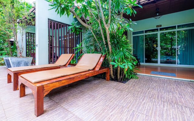 Baan Klang Aow Beach Resort