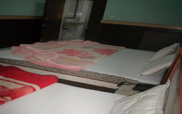 Hotel New Anand Niwas