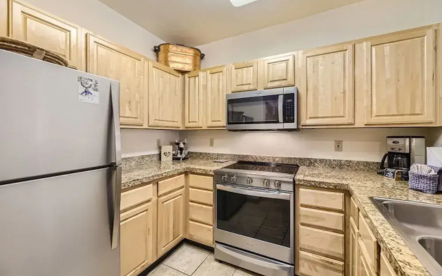 5023 Gateway 2 Bedroom Condo