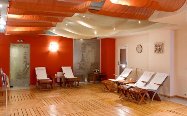 Crystal Palace Boutique Hotel