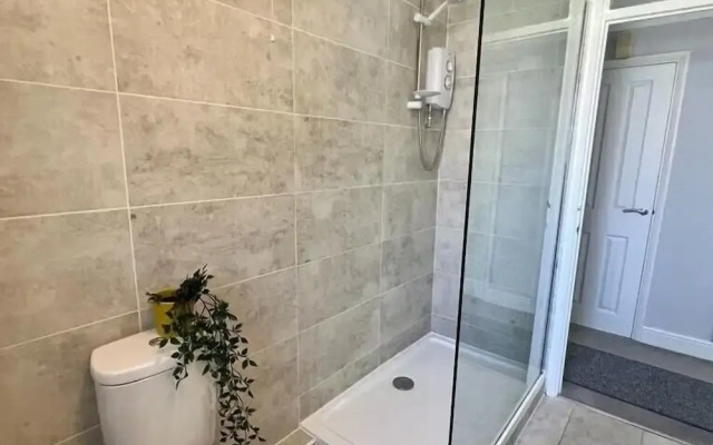 Sunny 2-Bedroom flat in Hoddesdon