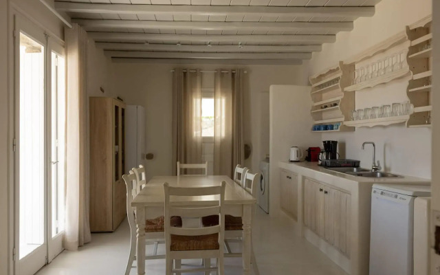 Luxury House with Private Pool 1A