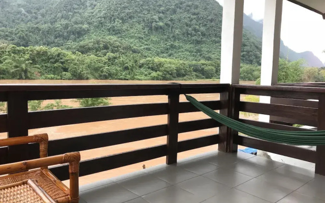 Riverview Bungalows & GH