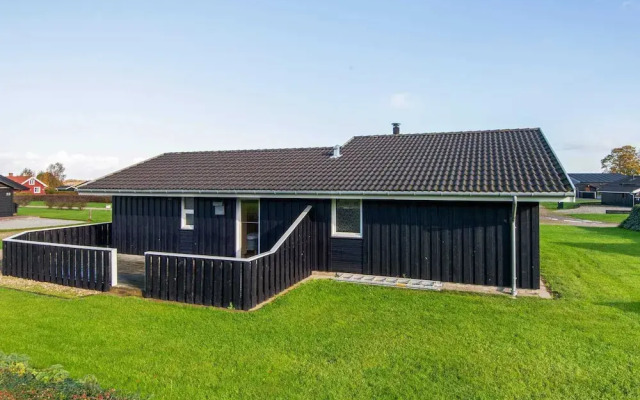 6 Person Holiday Home in Sjolund-by Traum