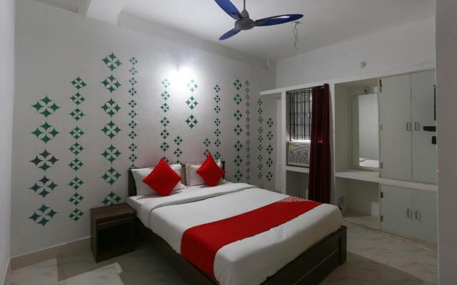 OYO 61919 Piyush Residency