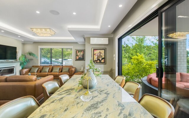 Luxe Whitford Mansion - Pool & Tennis Court