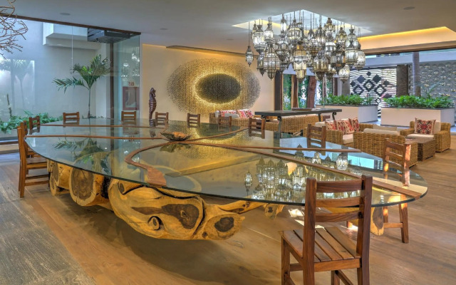 Nayri Life & Spa 108