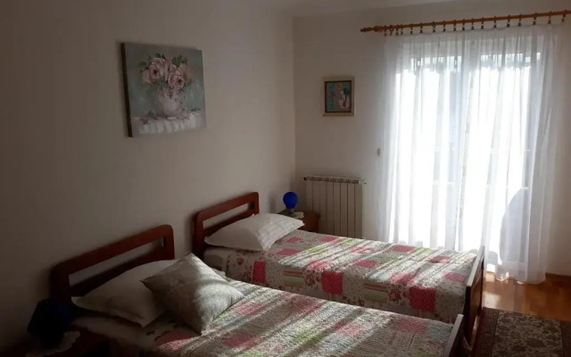 Apartments Vesna - 40m from beach