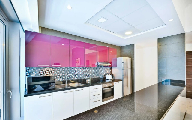 LUX Cayan Superior Suite 5 Dubai Marina