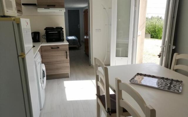 charmant appartement pour 4 personnes piscine et Spa privés