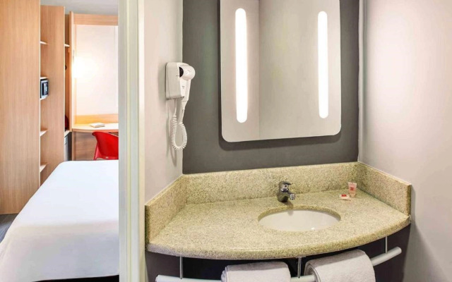 Ibis Guaratinguetá Aparecida