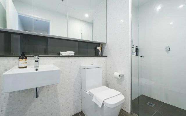 FS109C Modern 1BR1BA in Footscray Pool+Gym