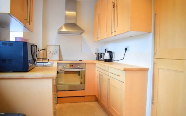 3 Bedroom House in Battersea Accommodates 5
