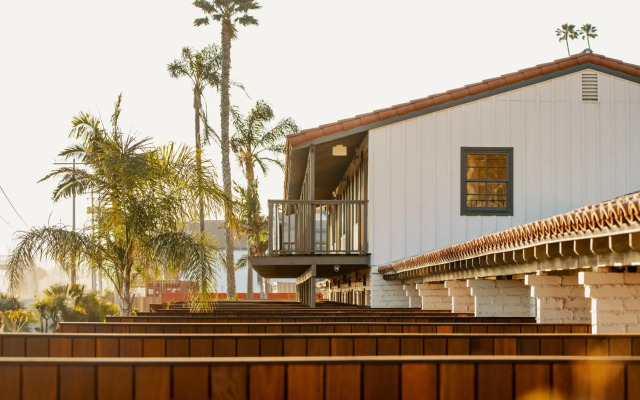 El Caminante Bar & Bungalows