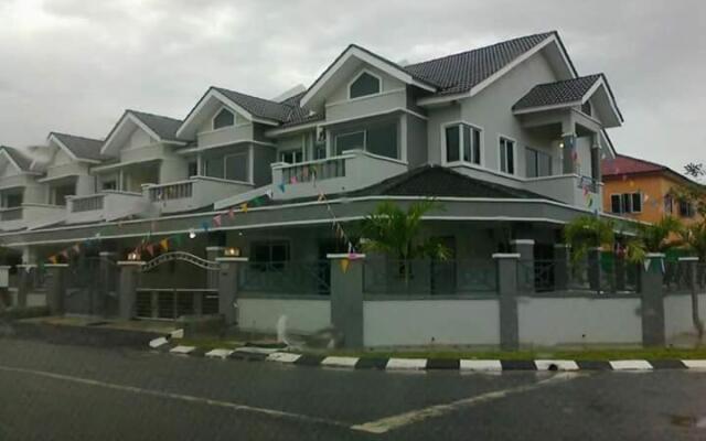 Makmur homestay