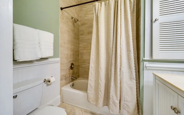 Wilmington Vacation Rental: Close to Riverwalk!