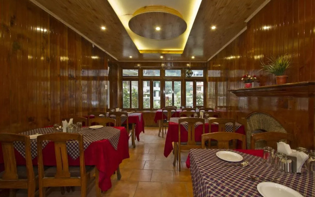 Hotel Pine Grove
