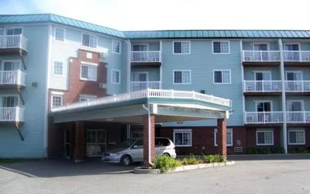 Baymont Inn & Suites Essex Burlington Area