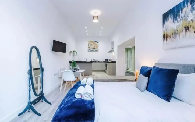 Bolton City Oasis - Cozy Apartment Rental